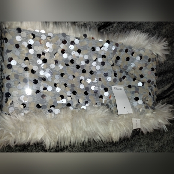 Loft faux fur and sequin infinity circle scarf neck warmer NEW - Picture 4 of 9